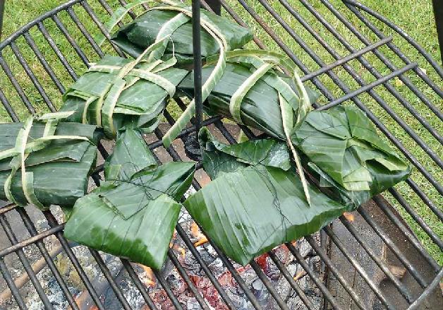 Banane-ungeoeffnet-auf-Grillt.jpg