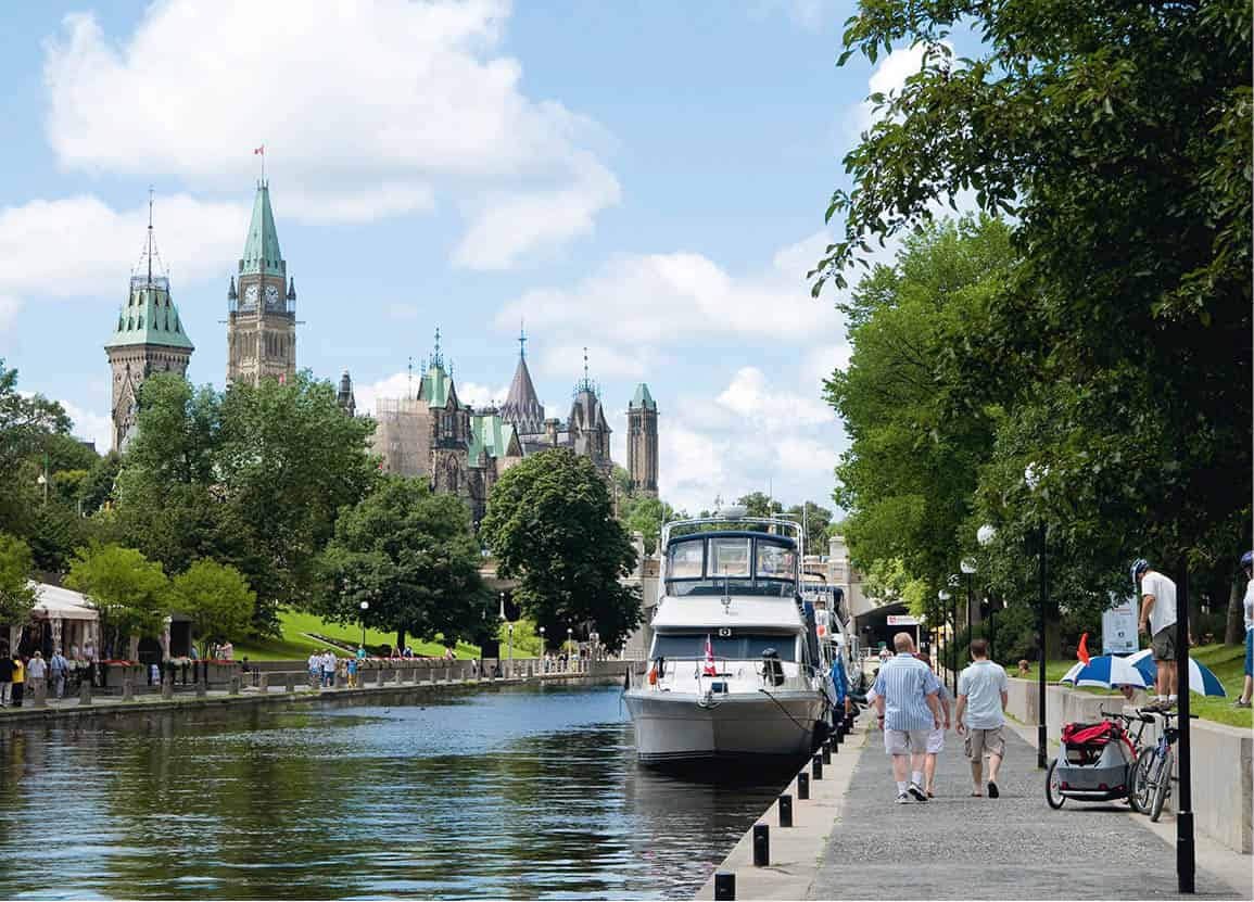 Rideau-Canal-waterway-and-Parliament-credit-Ottawa-Tourism_Canada_EC.jpg