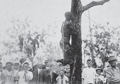 Fred A. Gildersleeve, “[Large crowd looking at the burned body of Jesse Washington, seventeen-year-old African American, lynched in Waco, Texas, May 15, 1916]” (LC-USZC4-4647, Library of Congress)