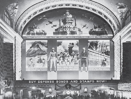 Arthur Rothstein, War bond mural, Grand Central Station, New York, New York, 1943 (LC-USF34-024494-D, Library of Congress)