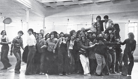 Group photo of the Feminist Studio Workshop (FSW), ca 1975–1976 (photo by Candace Compton, image ID# wb 30001 75, Woman’s Building Image Archive, Otis College of Art and Design)