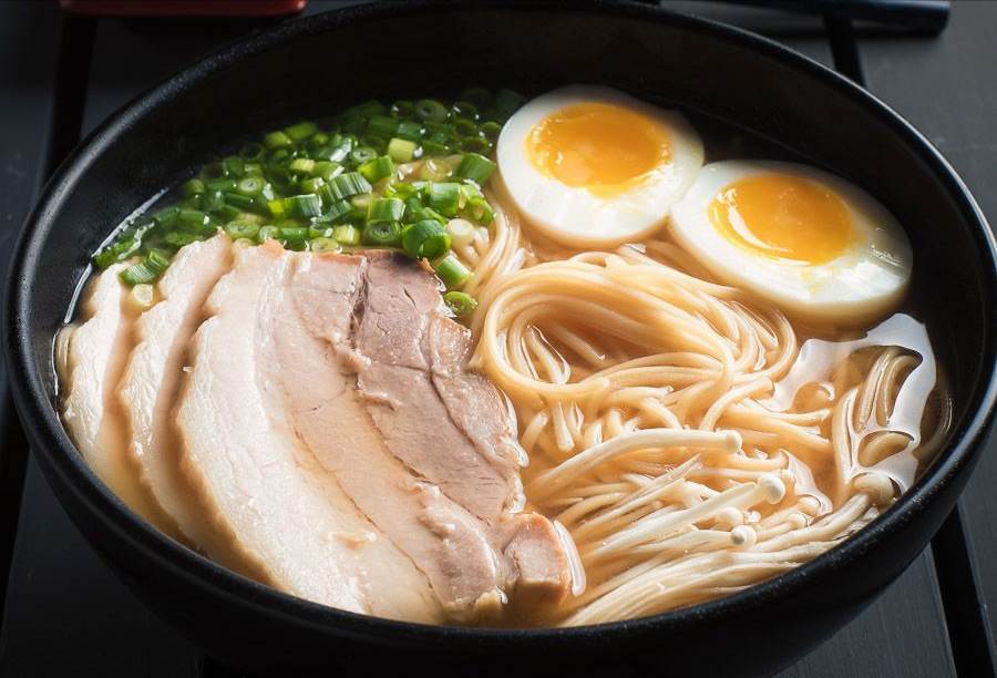 Miso ramen with chashu pork | สูตรอาหาร | อาหาร