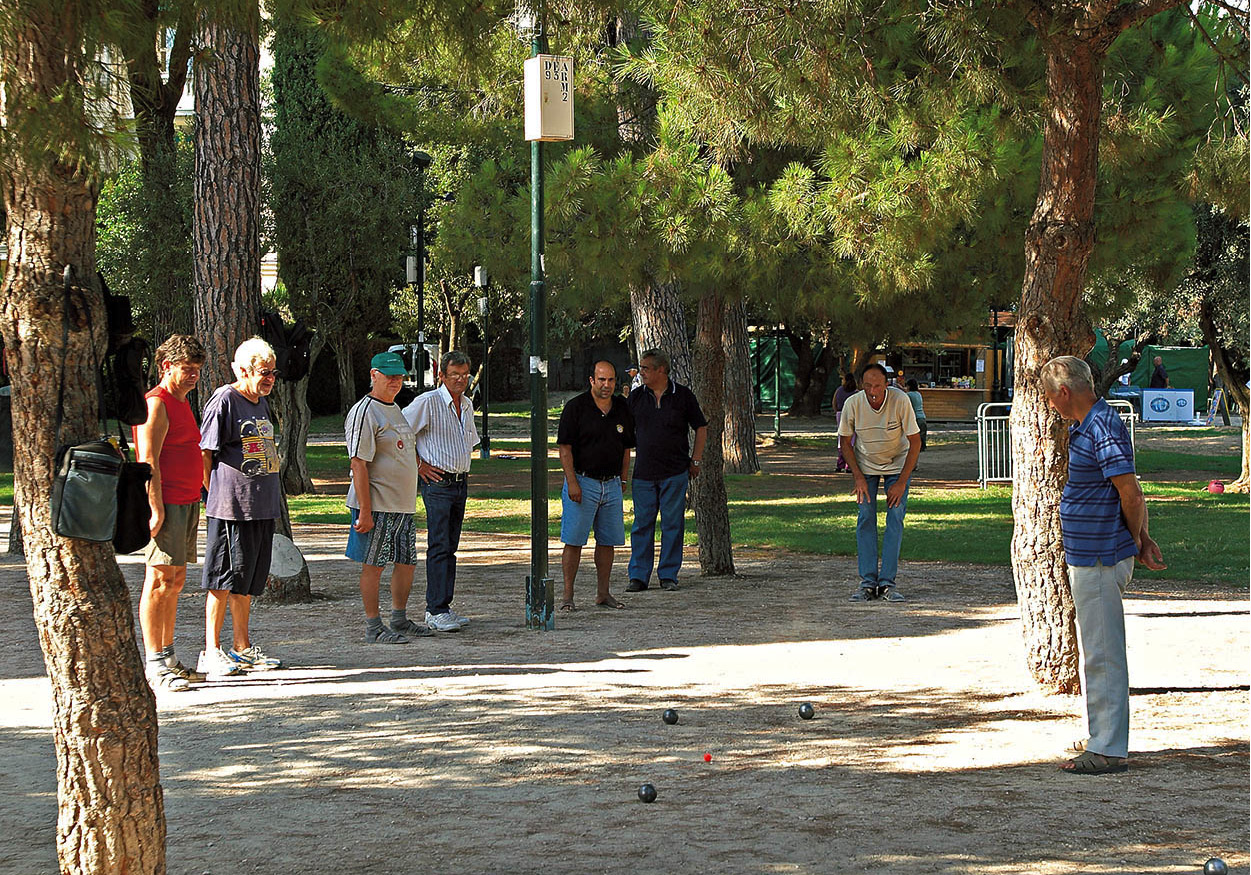 petanque_game_cimiez1FD5BE_NiceCannesMonteCarlo_EC.jpg