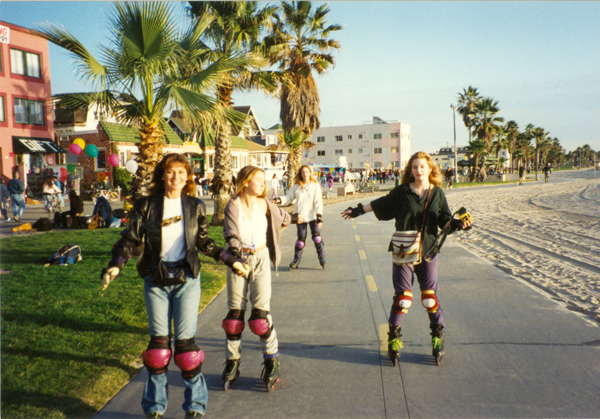 Photo: Family rollerblading