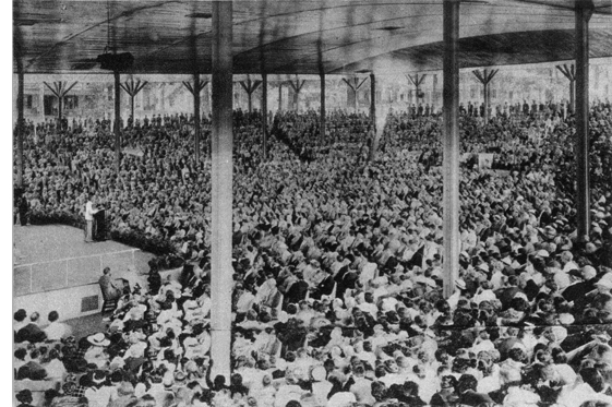 WILLIAM LYON PHELPS ADDRESSING CHAUTAUQUA