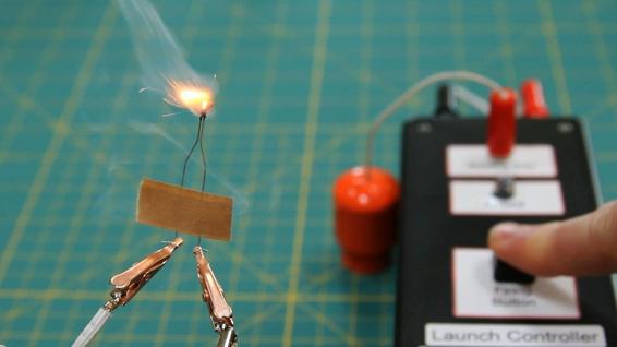 Igniter firing. If you try this yourself, make sure you have a foot or so clear of flammable material. As you can see, the igniter does throw off some sparks, so wear gloves if you’re holding it in your hand.