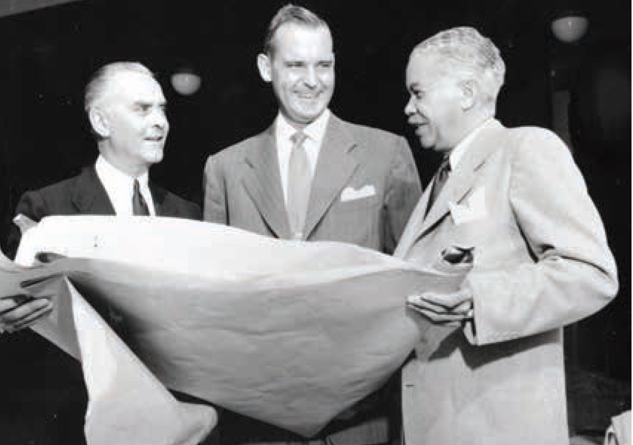 Alexander Perino with architect Paul Revere Williams (right), 1949.