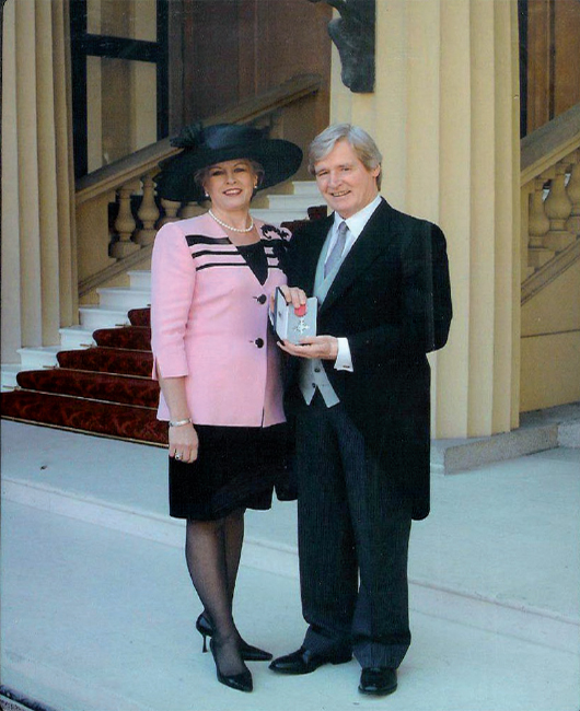 Buckingham Palace MBE photo