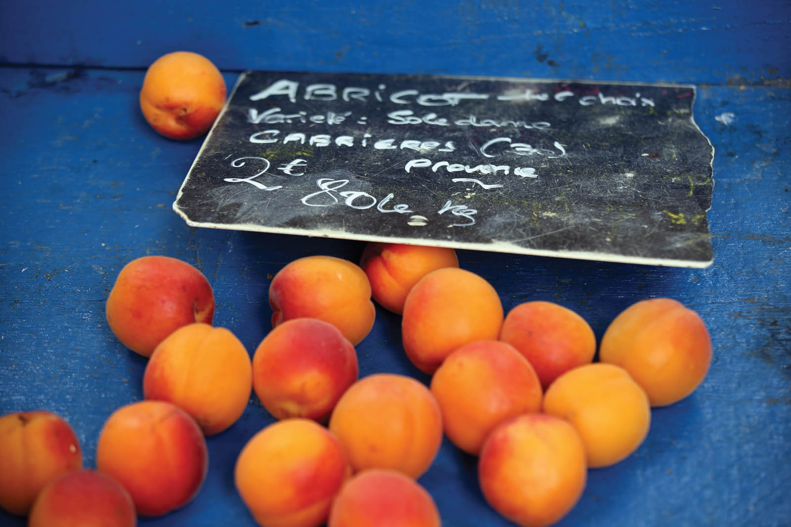 Photo of fresh apricots.