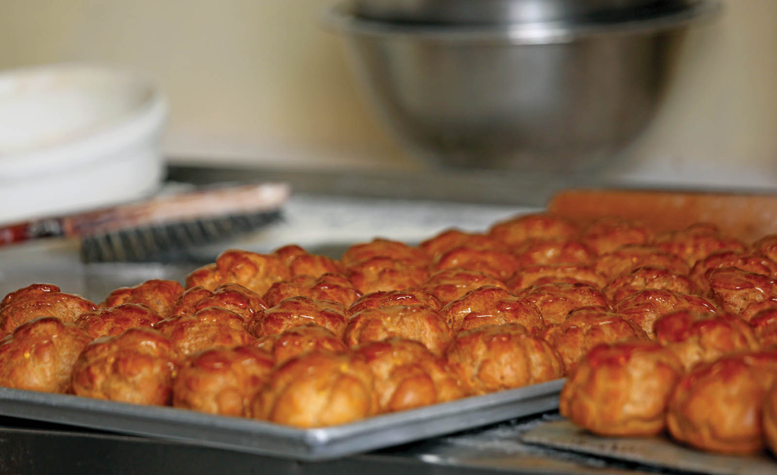 Photo of a tray of puffs.