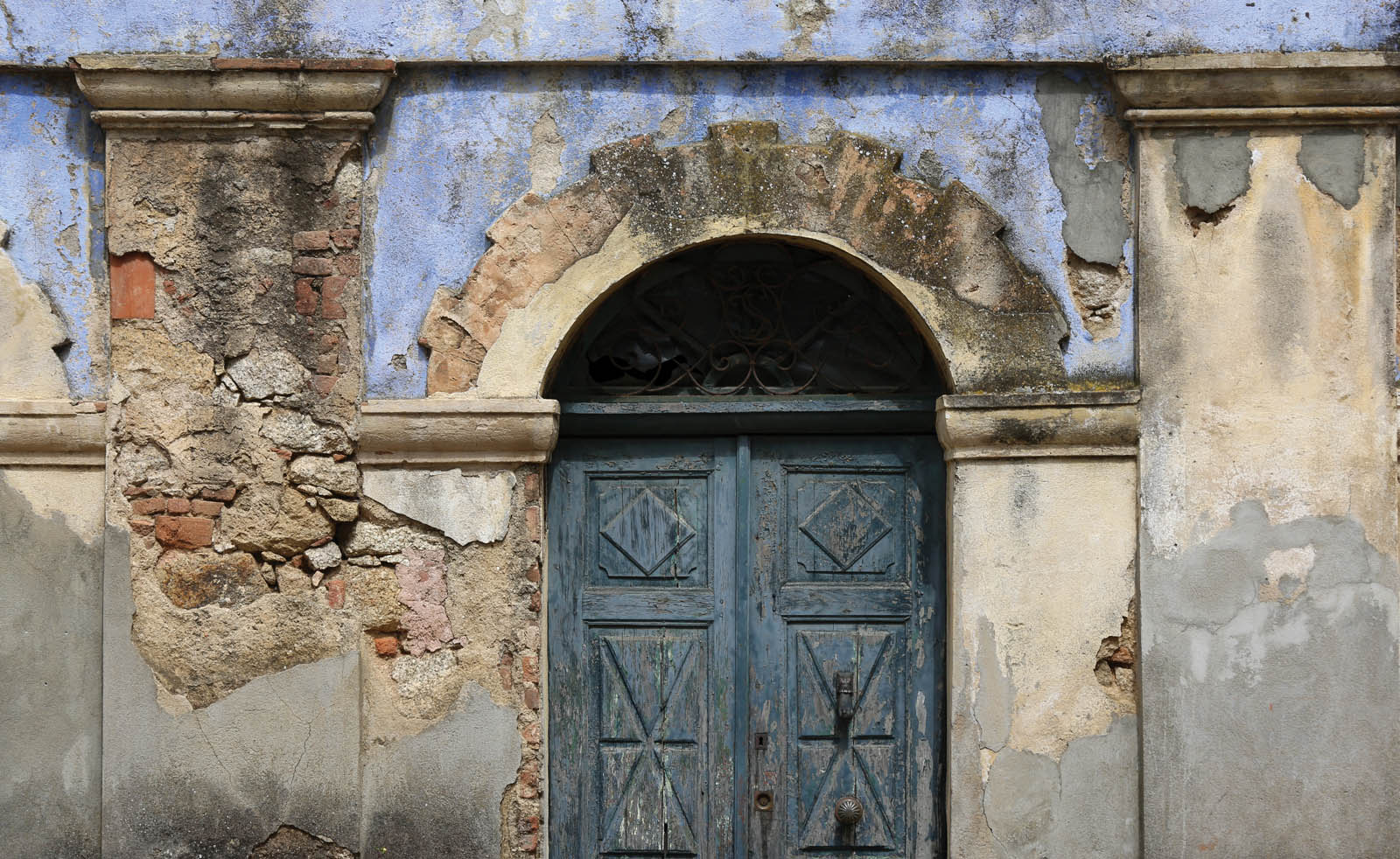 Photo of French architecture.