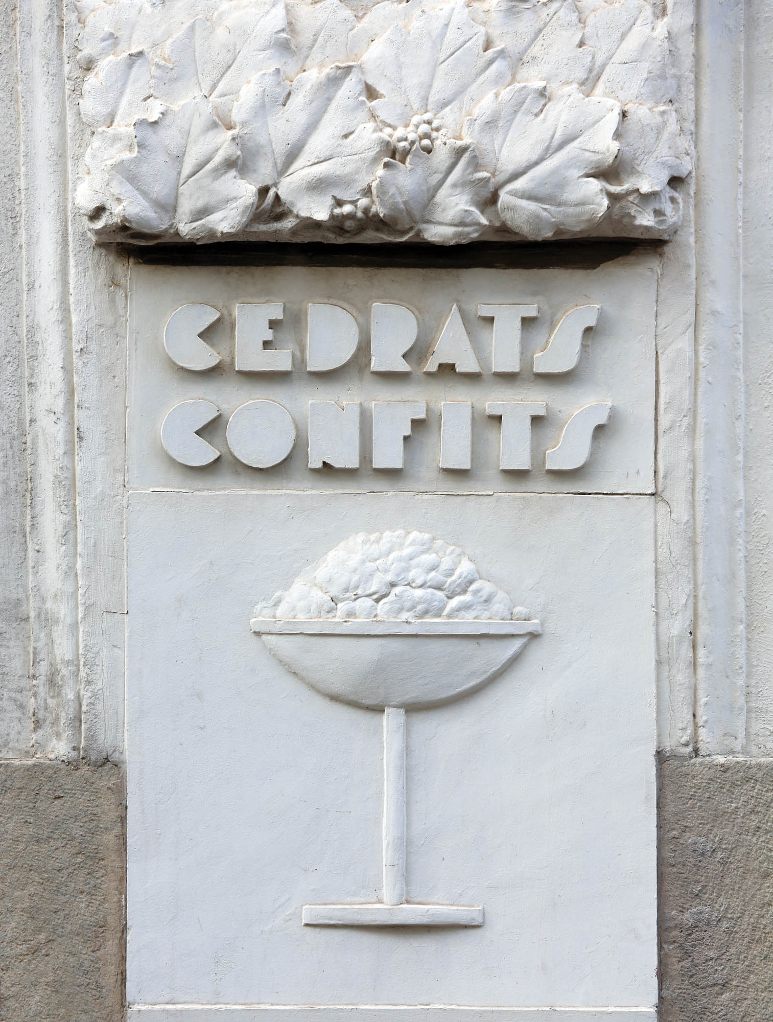 Photo of a carved plaster image of a verrine dessert.