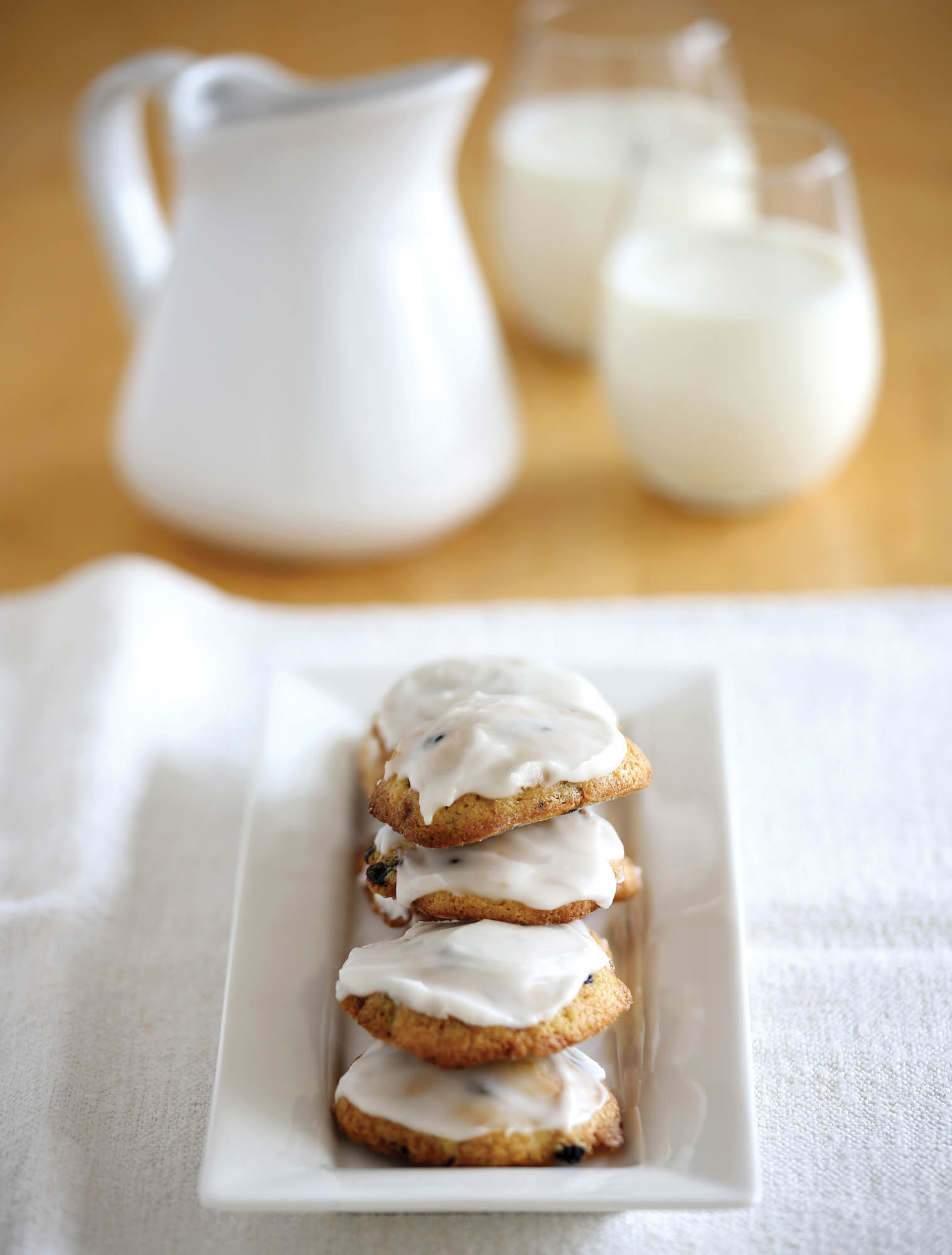 Palets de Dames with Currants or Chocolate Chips.