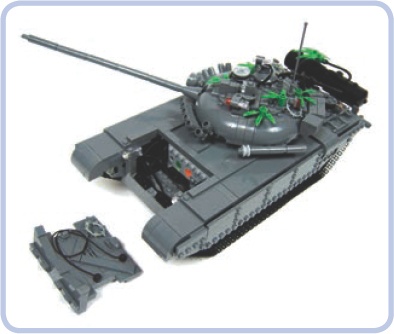 My T-72M tank model was small and low, with an angled glacis plate that left very little space in the front of the hull. The very front of the hull housed only some wires, and the glacis plate was removed to access the battery.