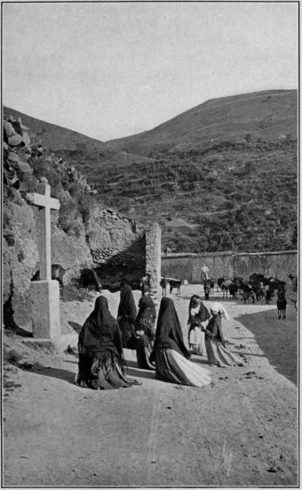 Copyright, 1910, by Underwood & Underwood A Roadside Scene in Spain