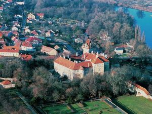 Brandýs nad Labem. Nedaleko něj se našel jeden z nejstarších pracovních nástrojů. - Foto: kolektiv autorů