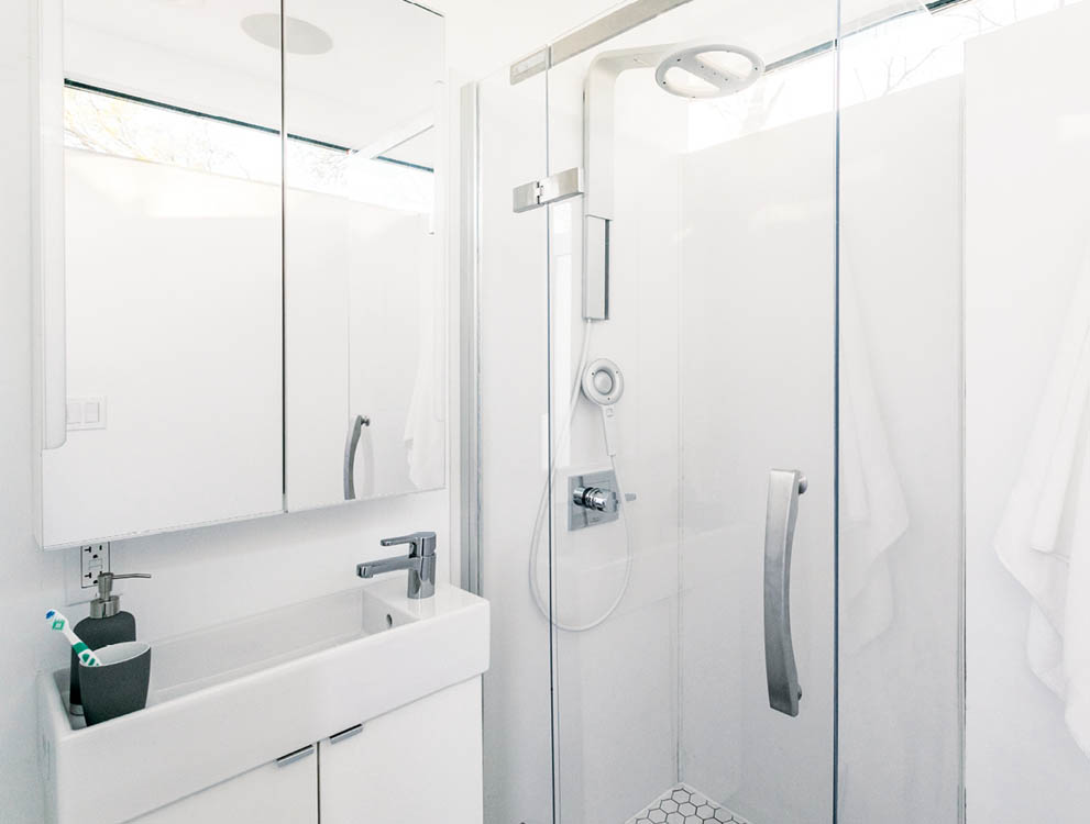 The very clean bathroom of the Kasita tiny house.