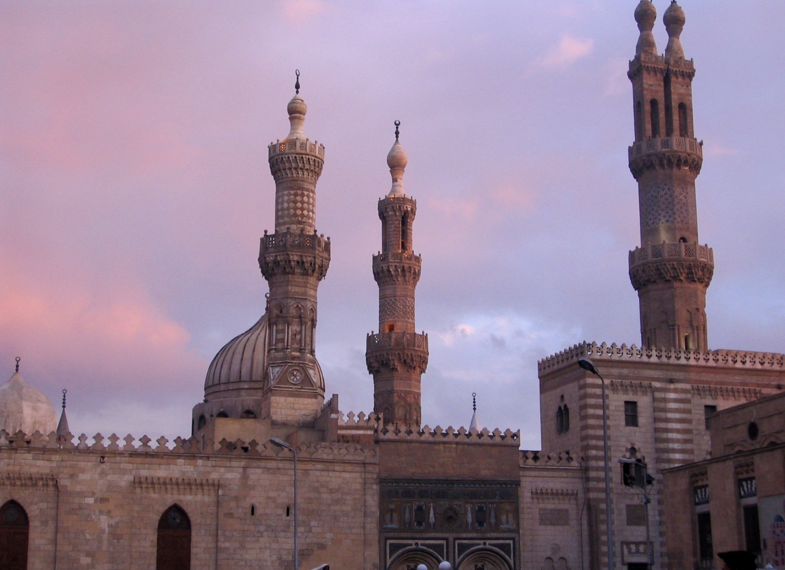 Cairo%2c%20Al-Azhar%20at%20sunset.JPG