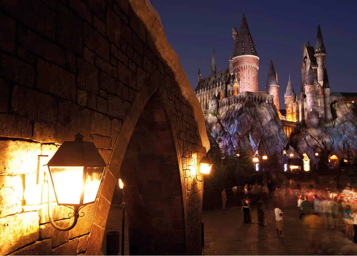 _resources_digitalassets_Hogwarts_at_Night_2_Orlando_EC.jpg