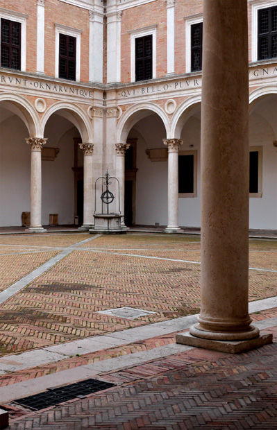 Ducal Palace, courtyard by Luciano Laurana.