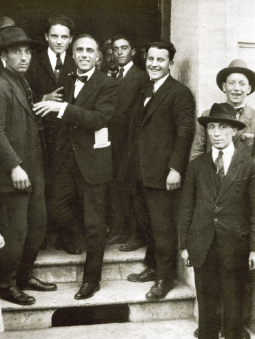 14. Matteotti esce da Montecitorio, fotografia, 1924.