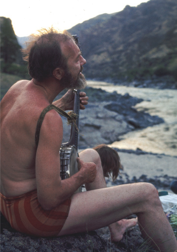 Pete Seeger serenading...