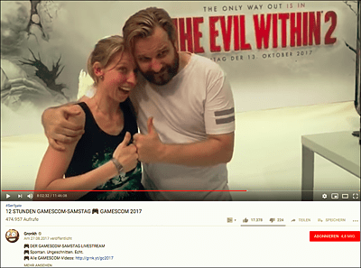 Gronkh mit einem Fan auf der Gamescom 2017 (www.youtube.com/watch?v=pGUnRGlHGlk)