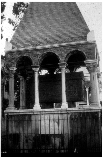 Tomb of Accursius, Bologna. Photograph courtesy of John W. Barker.