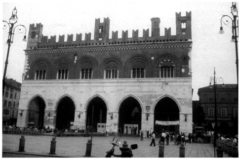 Palazzo del Comune, Piacenza. Photograph courtesy of Christopher Kleinhenz.