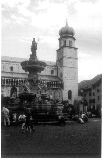 Duomo and fountain, Trento. Photograph courtesy of Christopher Kleinhenz.