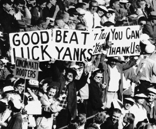 Cincinnati Redlegs fans wished the Braves good luck in their upcoming World Series rematch against the Yankees. (DAVID KLUG COLLECTION)