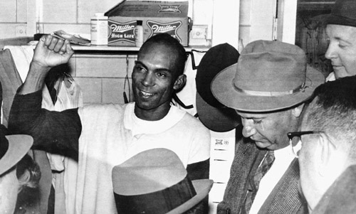 Center fielder Billy Bruton was the man of the hour after his single in the tenth inning of Game One won the game for the Braves. He went on to have a great 1958 Series, connecting for seven hits and a .412 batting average. (DAVID KLUG COLLECTION)