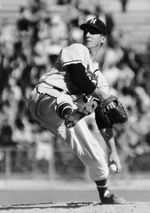 At age forty, Warren Spahn led the National League in wins and complete games, shutouts, and earned run average. (ROBERT KOEHLER COLLECTION)