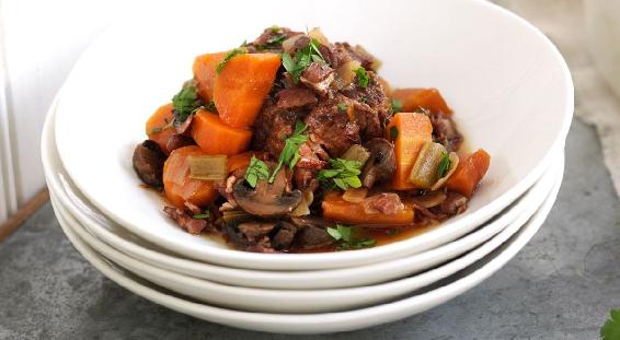 Slow-cooker oxtail stew