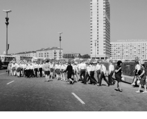 Foto di giovani membri dell’organizzazione comunista Komsomol