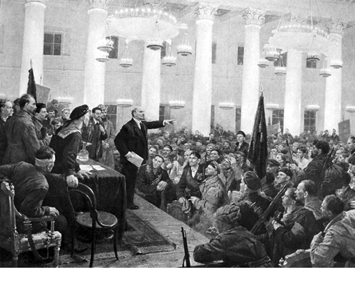 Foto della sala da ballo dell’Istituto Smol’nyj dove Lenin si rivolge a operai e soldati dell’Armata Rossa