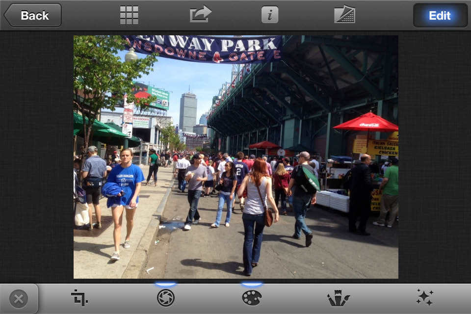 the toolbar in iPhoto