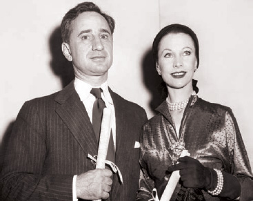 Vivien and director Elia Kazan initially found working with one another difficult, but their collaboration resulted in one of Vivien’s best screen performances.