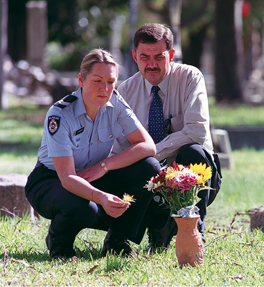 15b-Police_at_Perth_Grave.tif