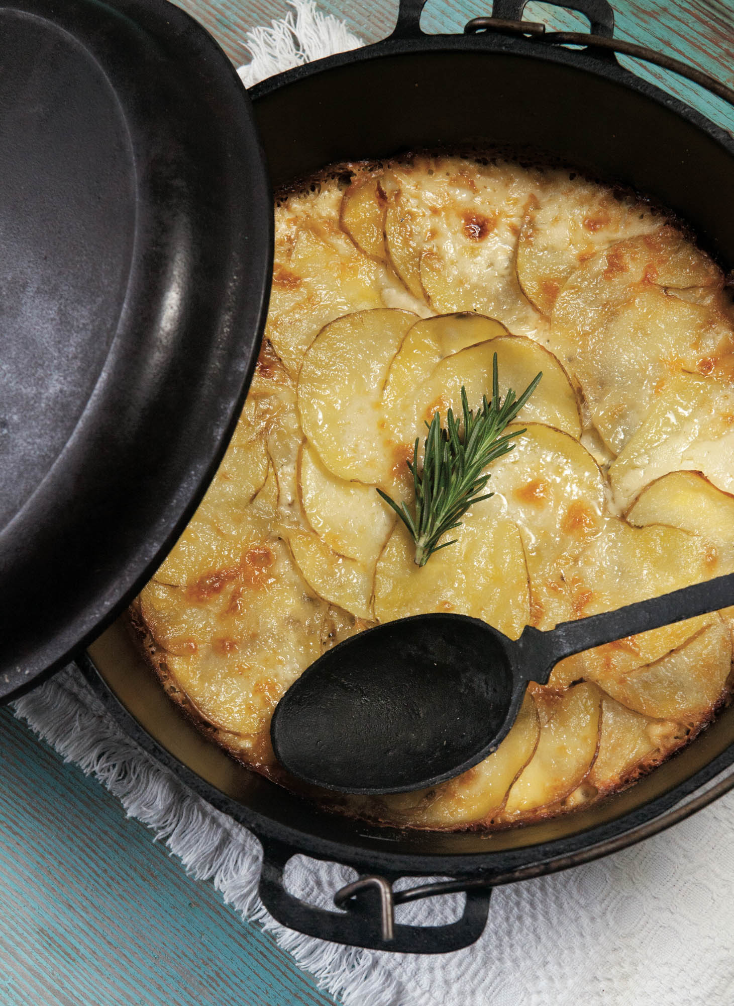 Picture of Dutch-Oven Scalloped Potatoes.