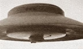 http://4.bp.blogspot.com/-xpW0MvmrA1w/U0mg3spbSAI/AAAAAAAAAjs/EQ6yC_Q4_TY/s1600/flying-saucer.jpg