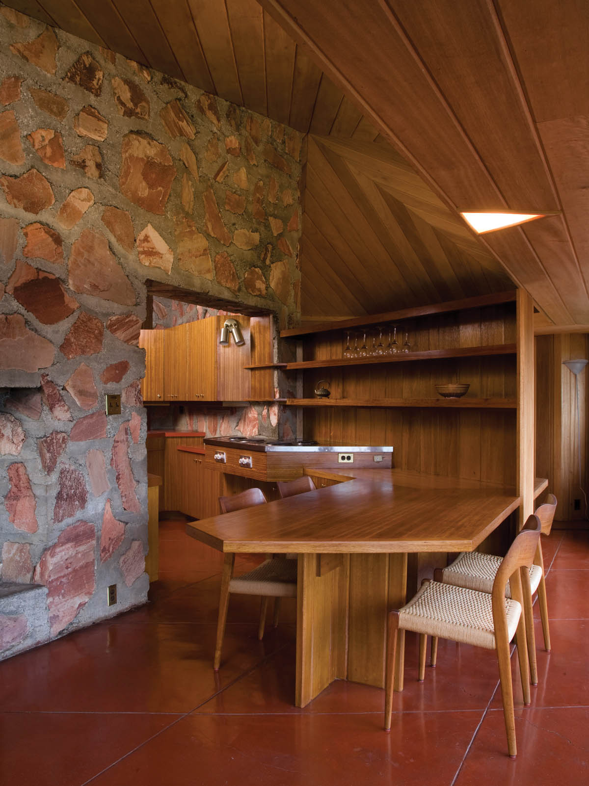 Berger House, dining room with Frank Lloyd Wright–designed built-in table.