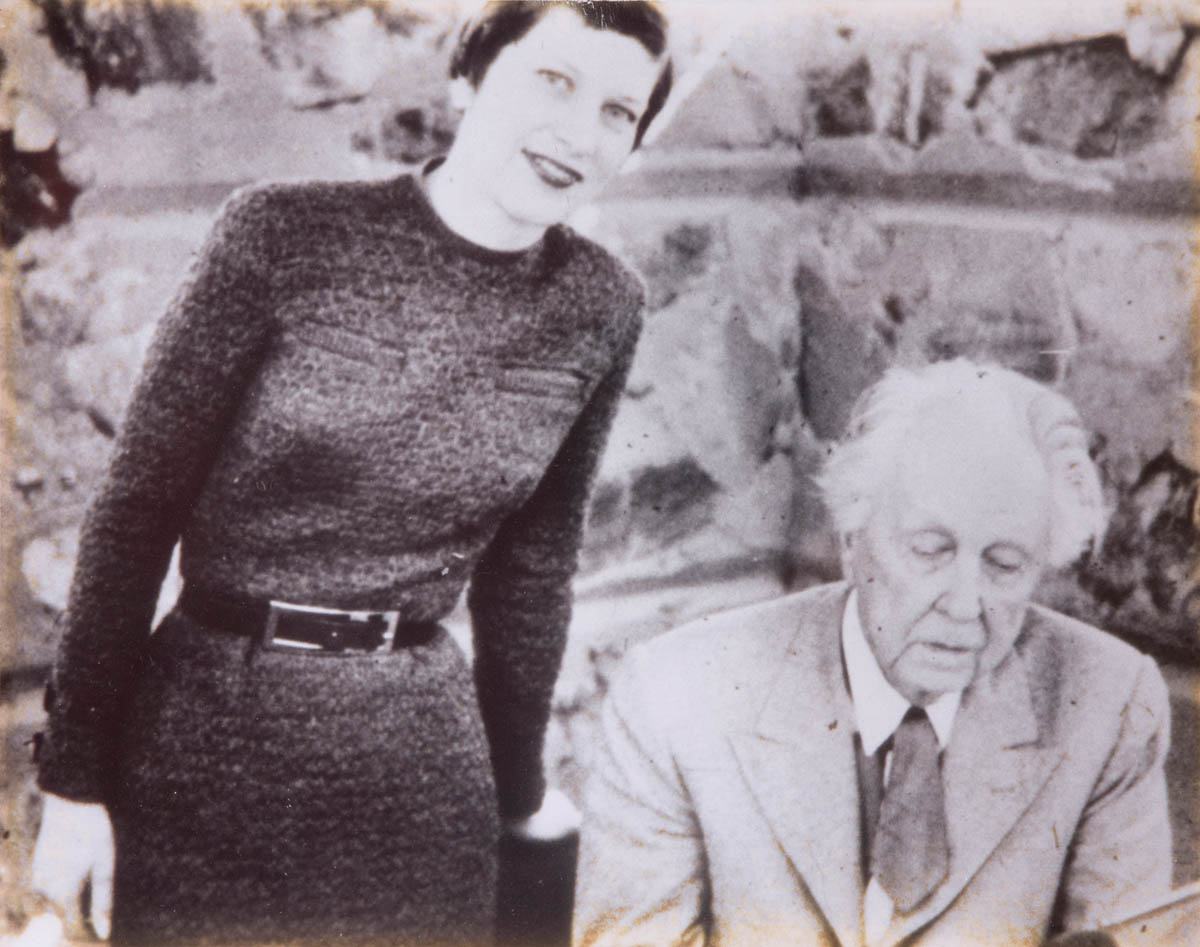 Millie Ablin and Frank Lloyd Wright at Taliesin West, February 1959. Courtesy of Ablin Family Collection.