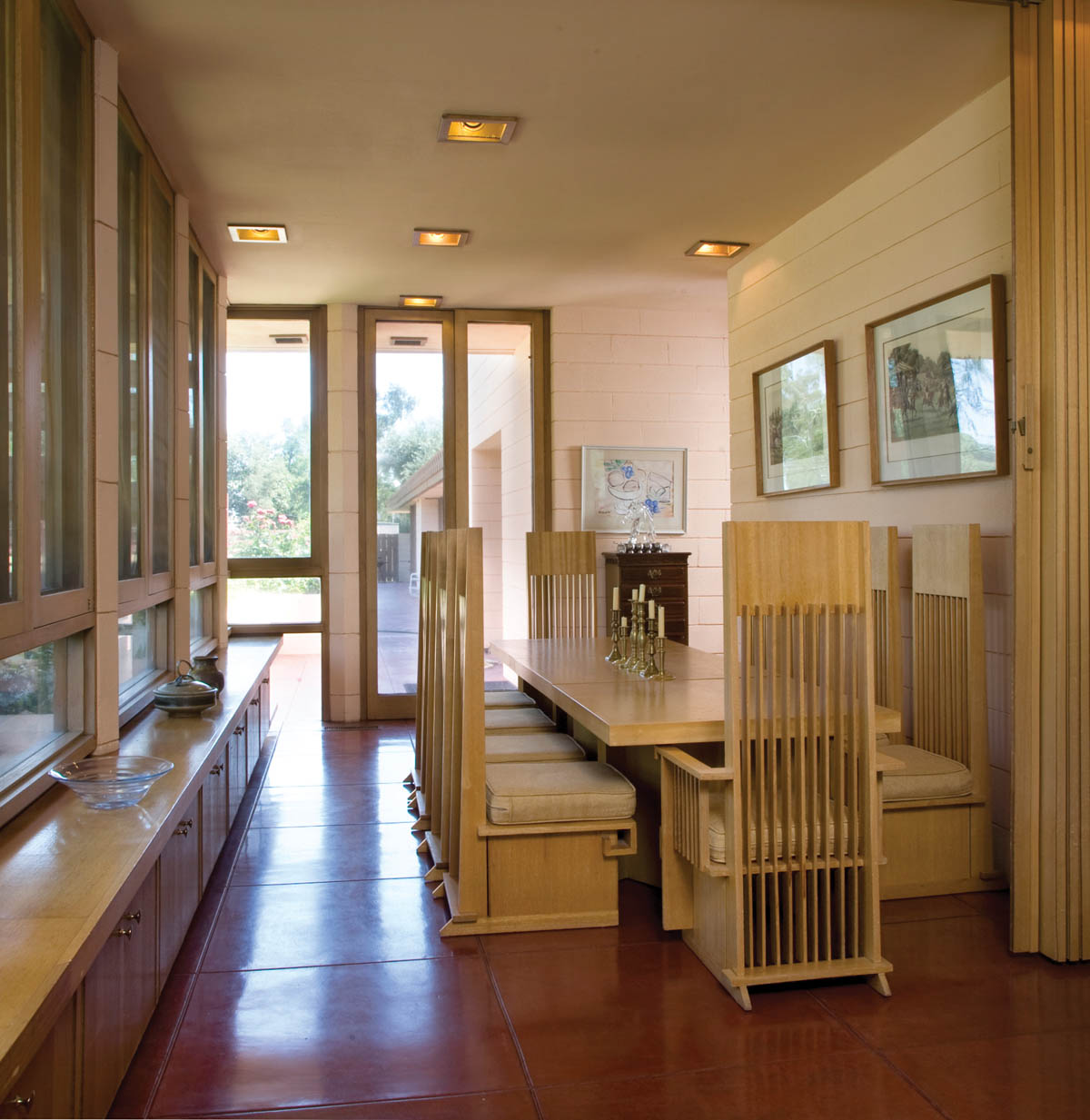 Walton House, view of dining room.