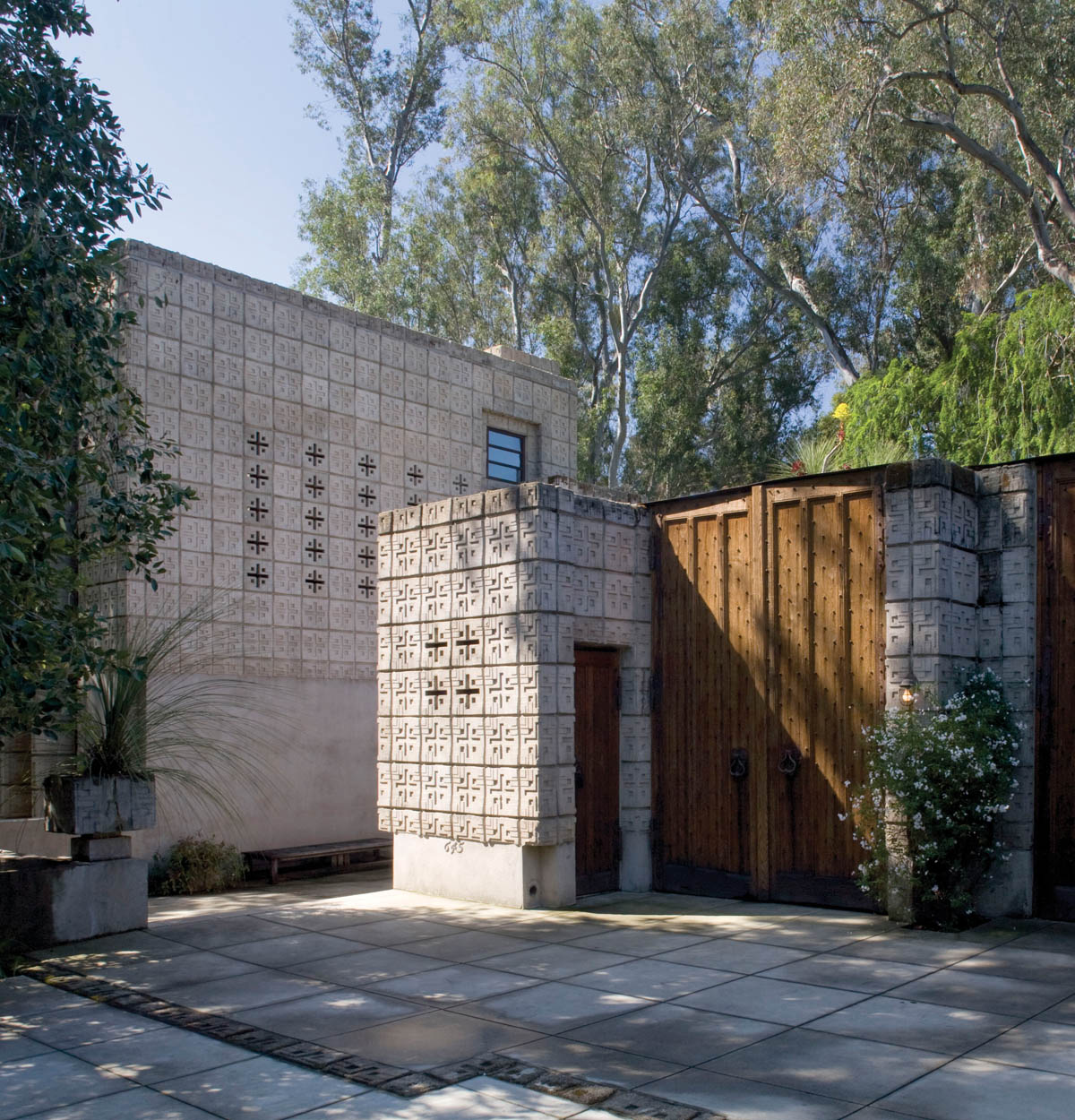 Millard House, view of garage.