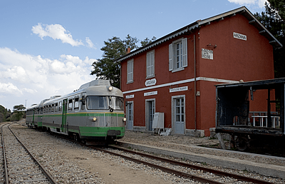  Auf diesem Bahnhof in Arzana (Sardinien) wurde das Fotografieren und Veröffentlichen auf entsprechende Frage gestattet.