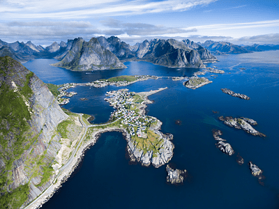  Mit Multicoptern eröffnen sich fantastische Perspektiven. Behalten Sie dabei aber immer auch den gesetzlichen Rahmen im Blick, insbesondere im Ausland. (Foto: iStockphoto 75256261 ©Harvepino)