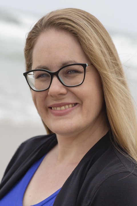 Author Lindsay Harrel