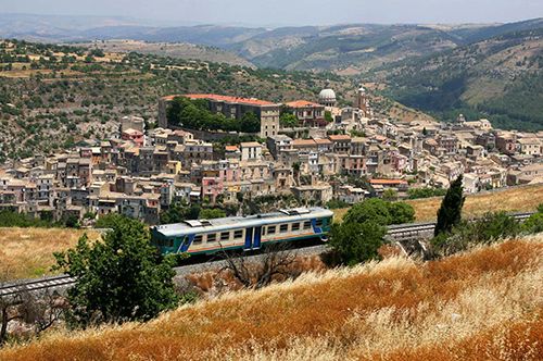 Ferrovia Ragusa-Siracusa