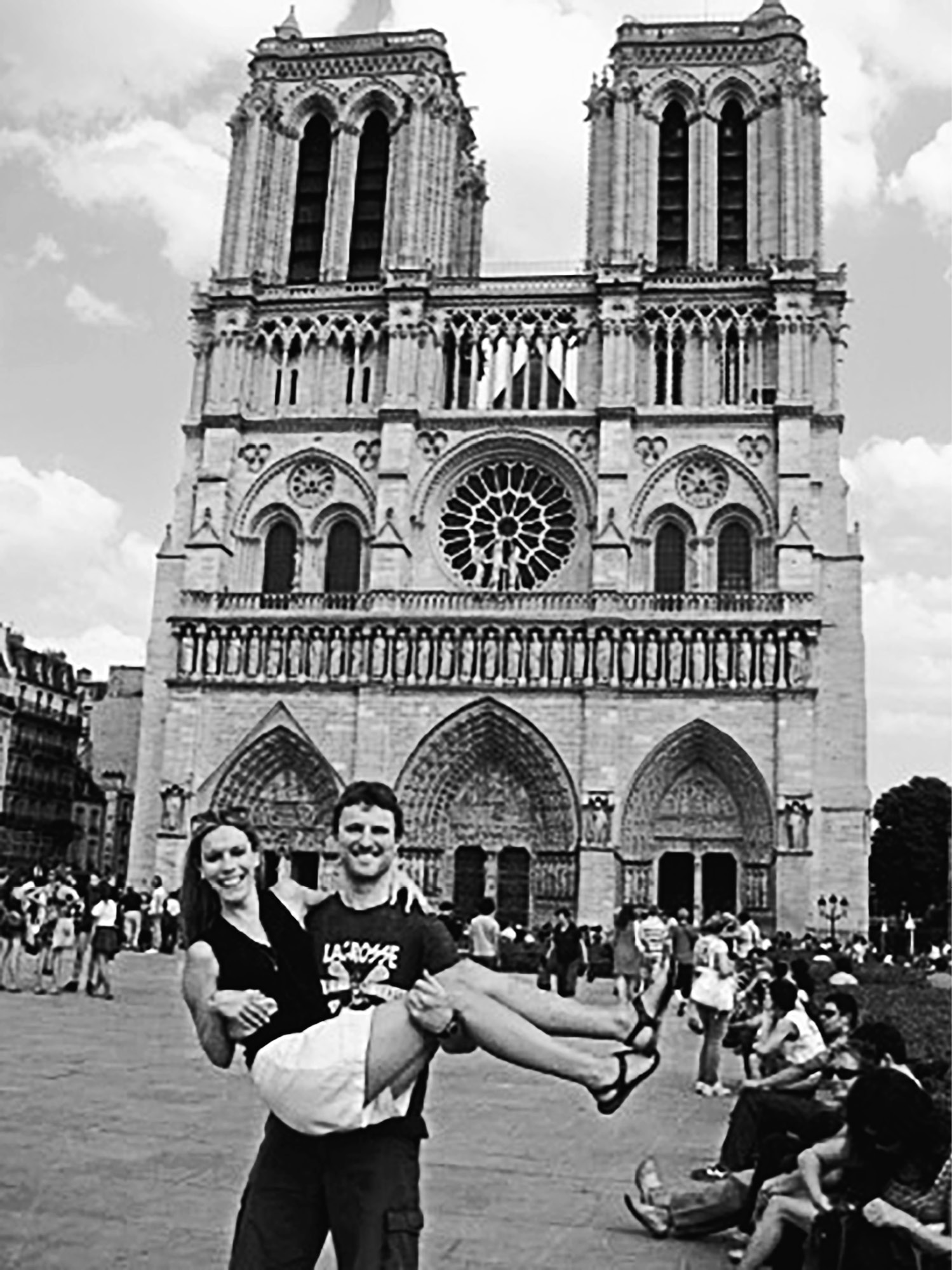 Alli quit her job as a news writer and moved to Paris for a few months, before returning to try to make a career of writing fiction. Dave visited in late June 2010; here they visit Notre Dame cathedral.